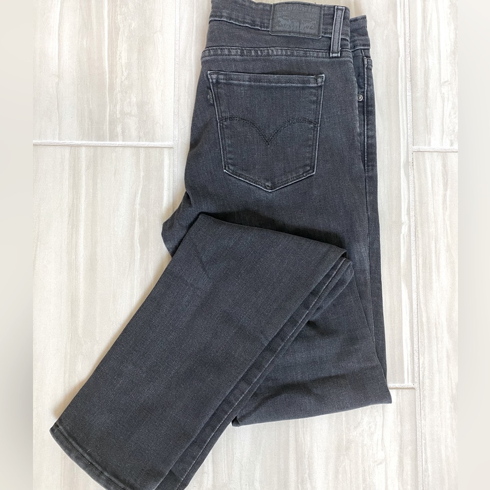 Levi’s 711 Jeans